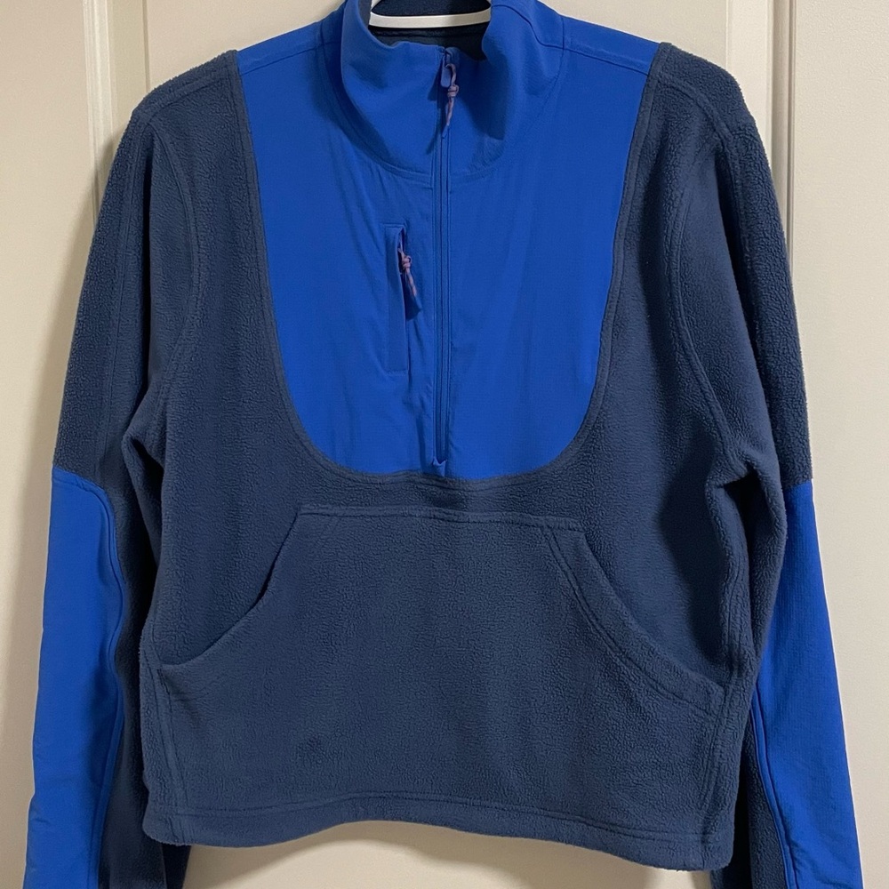 lululemon athletica navy and royal blue half-zip pullover fleece